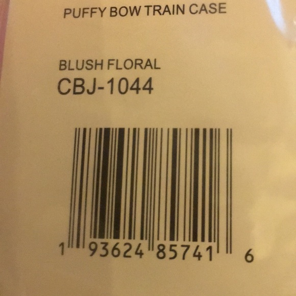 BETSEY JOHNSON Puffy Bow Train Case (Blush Floral) - Picture 9 of 9